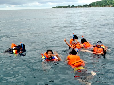 snorkeling-di-salah-satu-gili-lombok2