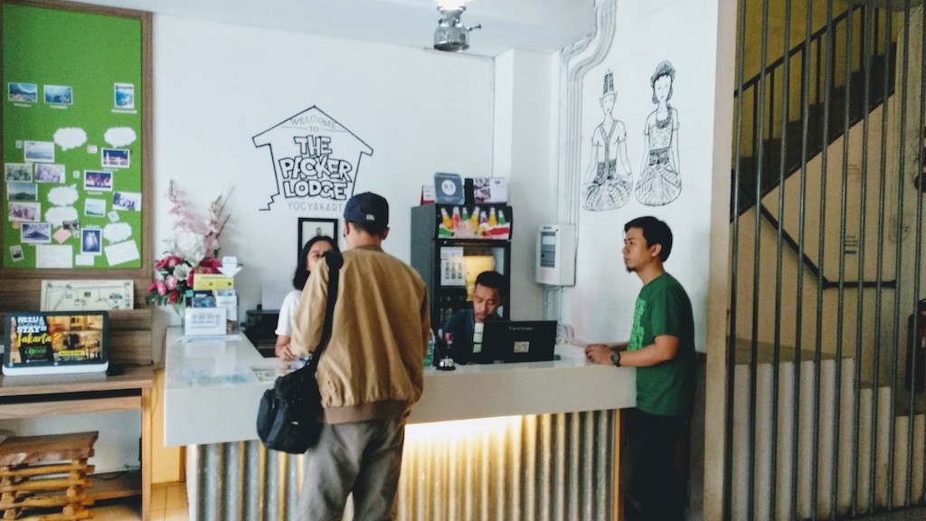jogja-the packer lodge-resepsionis