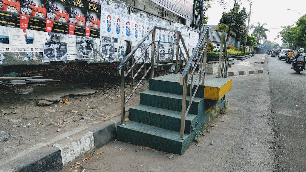 jogja-transjogja halte portable